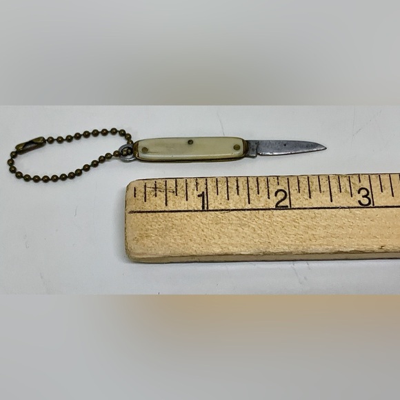 1950s Vintage Miniature Organic Functional Miniature Keychain - Picture 2 of 13